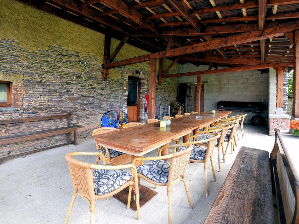 Spacious Holiday Home In Lierneux With Garden Exterior foto